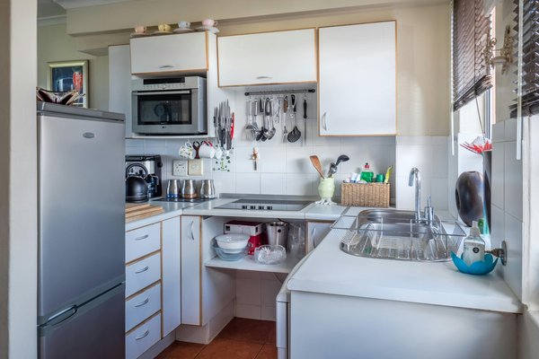 What's the Best Way to Incorporate Energy-Efficient Appliances in a Vintage Kitchen?